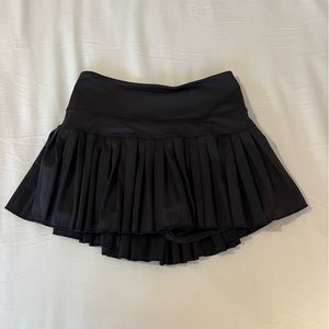 Gold hinge black tennis skirt size xs